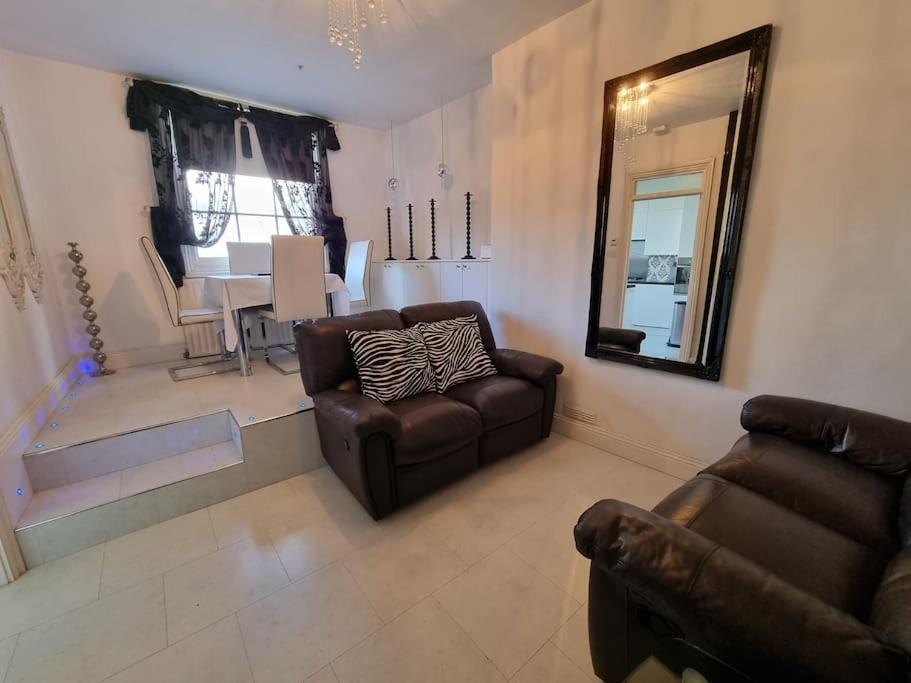 Beautiful Apartment In The Heart Of Rochester Рочестер Екстер'єр фото