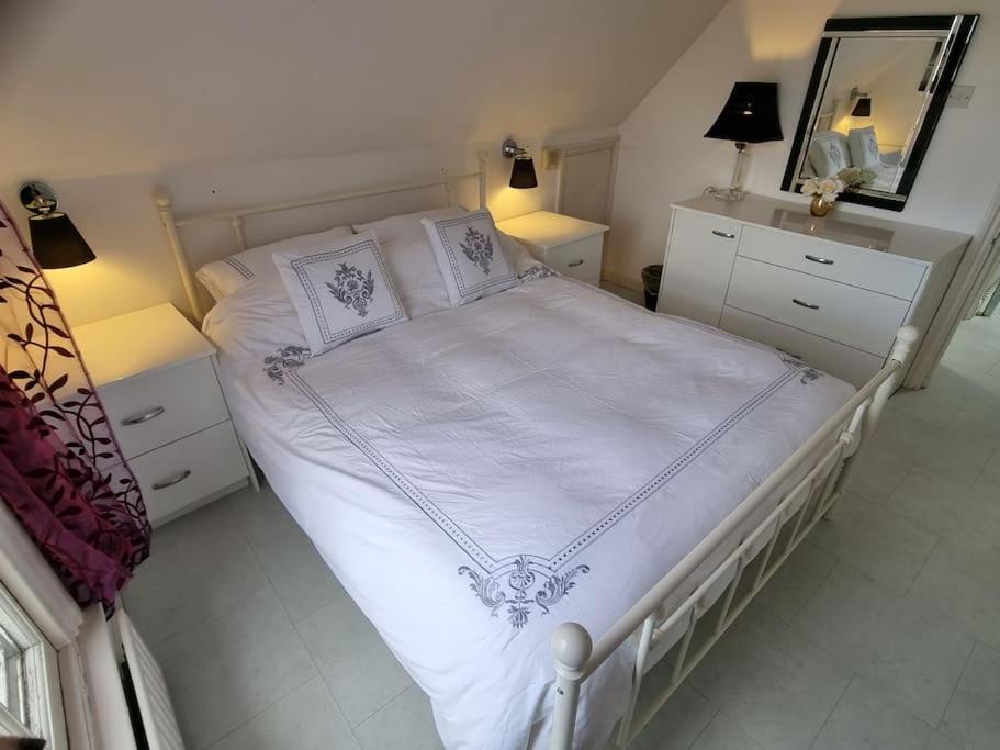 Beautiful Apartment In The Heart Of Rochester Рочестер Екстер'єр фото