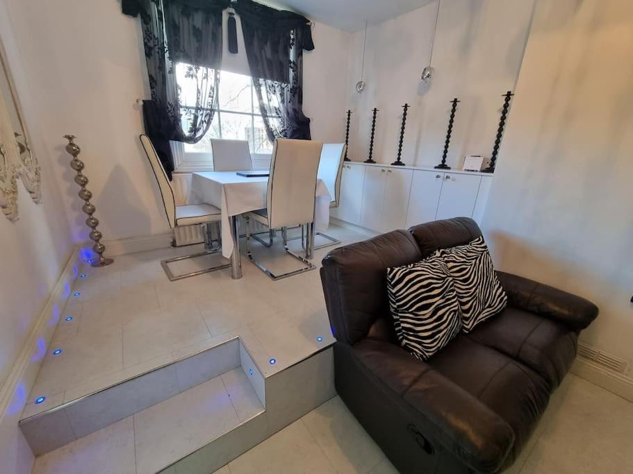 Beautiful Apartment In The Heart Of Rochester Рочестер Екстер'єр фото
