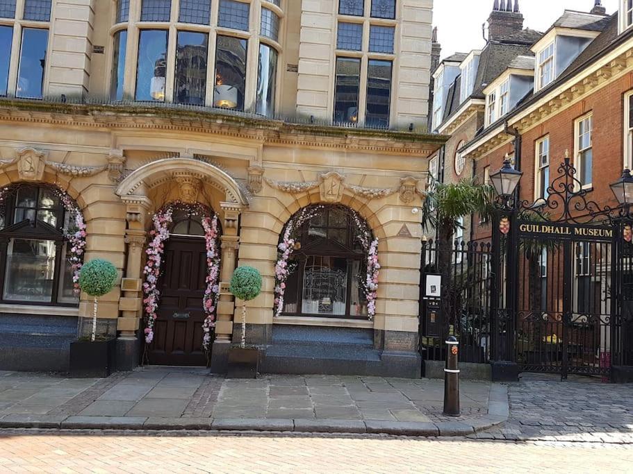 Beautiful Apartment In The Heart Of Rochester Рочестер Екстер'єр фото